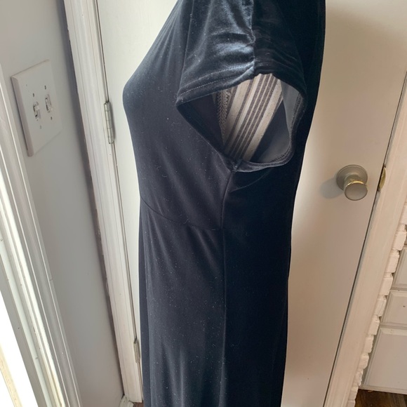 Amanda Smith petites short sleeve black velvet Valore stretch dress - Picture 6 of 10